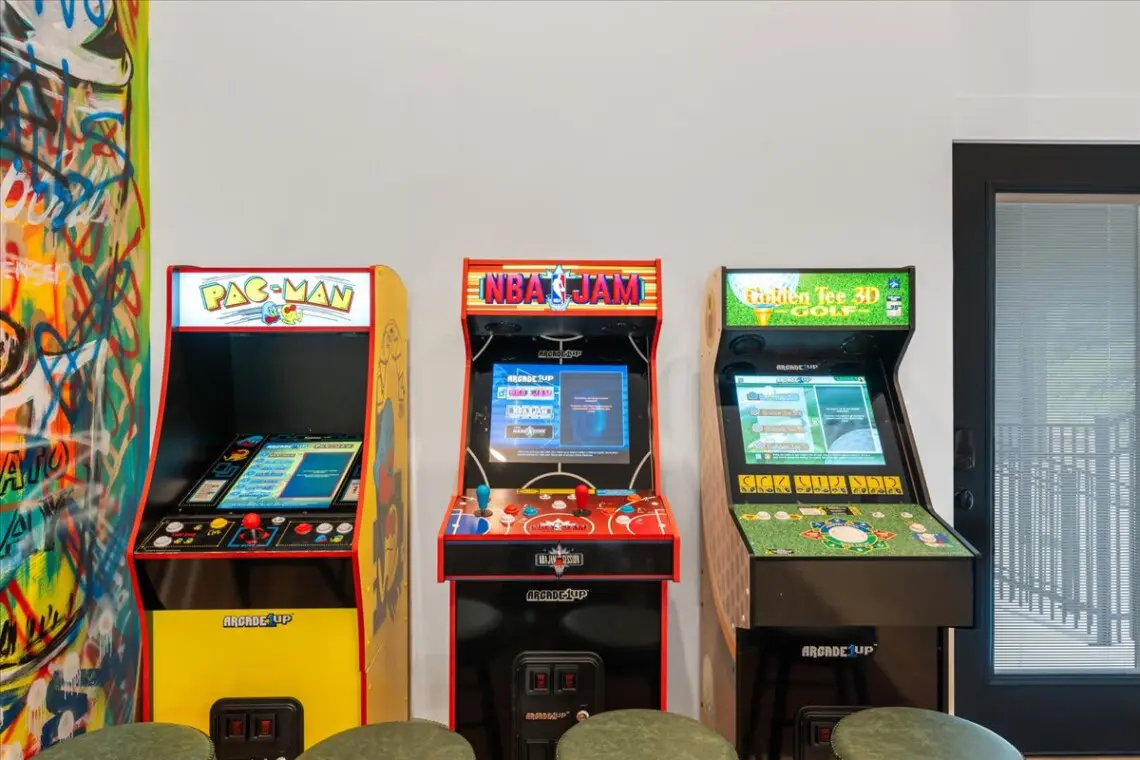 2633b882 228b 45 5rOkL