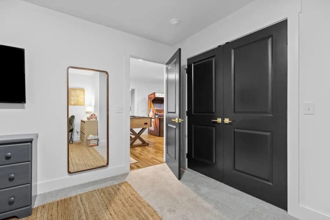 2eb1cf81 b7a7 49 nqmv