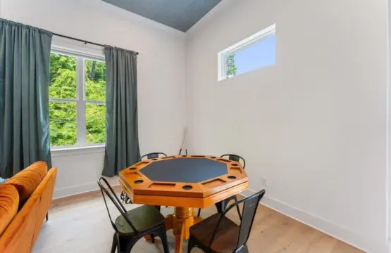 2f6702c0 e0af 4b ZA6eb