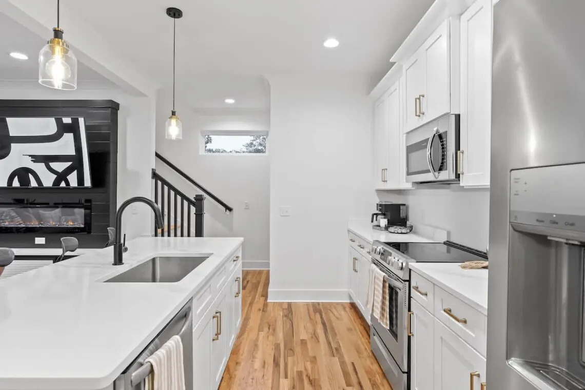 30518a84 e066 40 LubyH