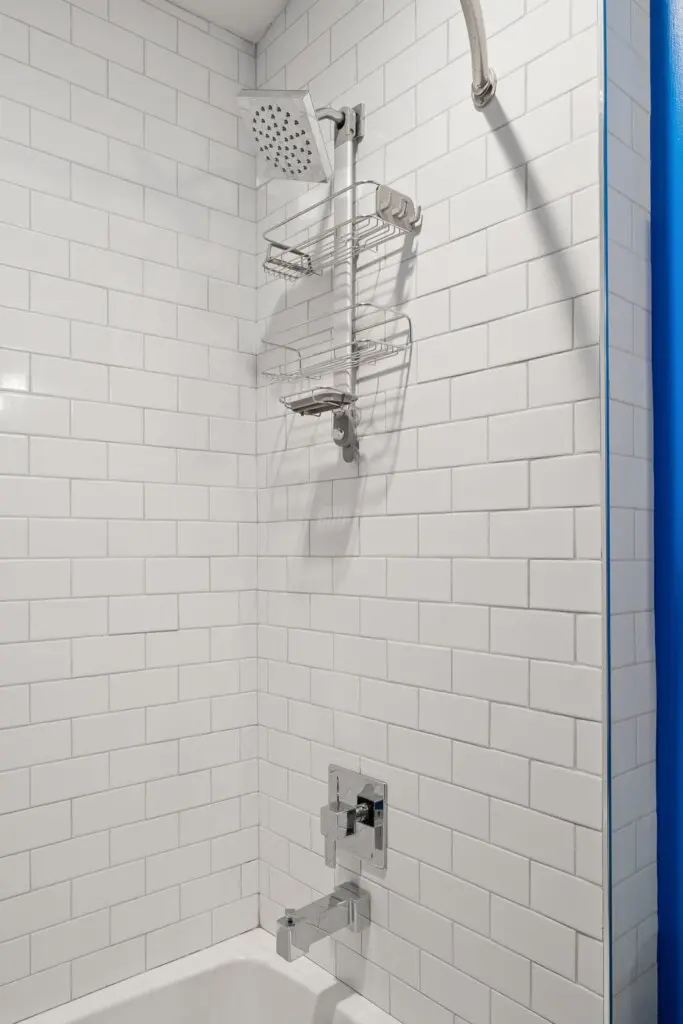 4101b822 1c89 44 f83RM