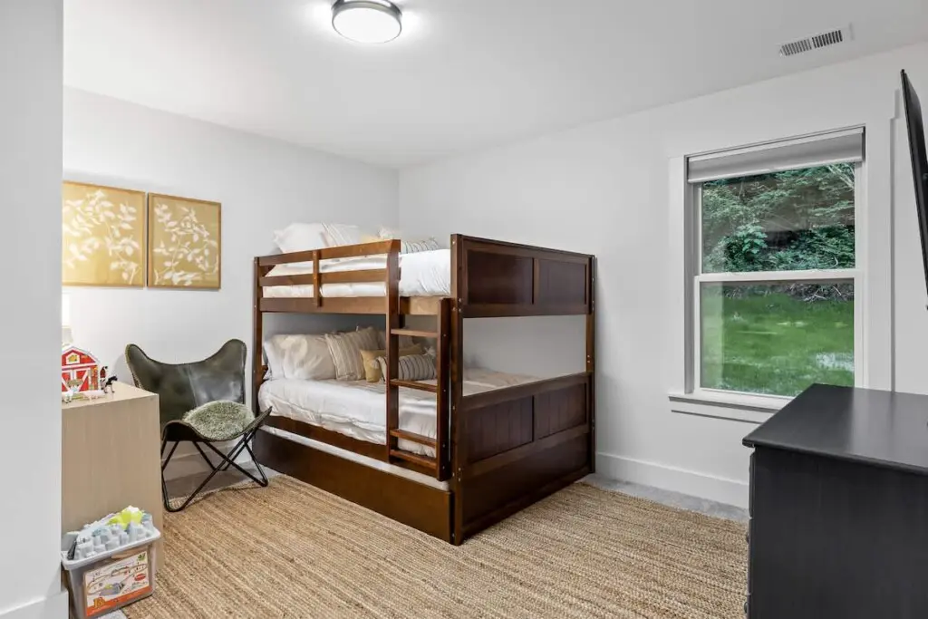 5b3ef337 24f5 42 b2xfP