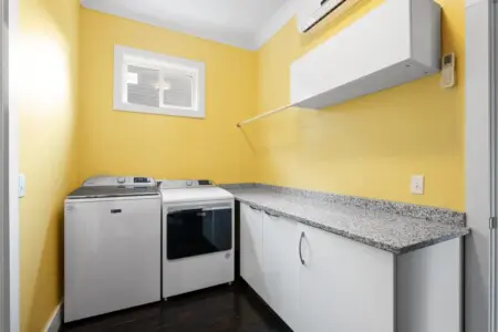 6afff083 f3c2 41 u5yhF