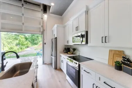 6b5196f0 89f0 40 EHe0O