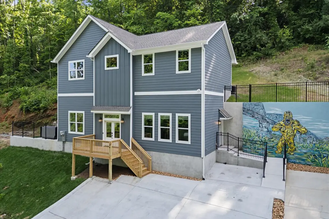 83b331c0 f311 41 Q1KXI