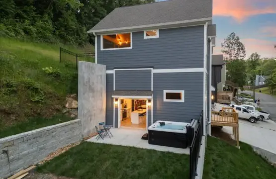 8929488e f9d1 43 JvFHE