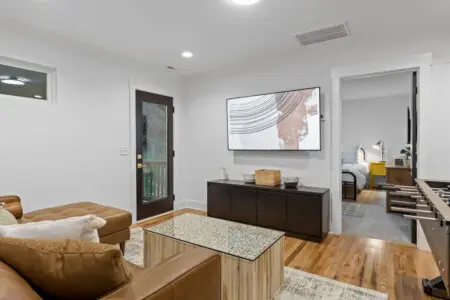 922996f8 b4cb 45 vNGYG