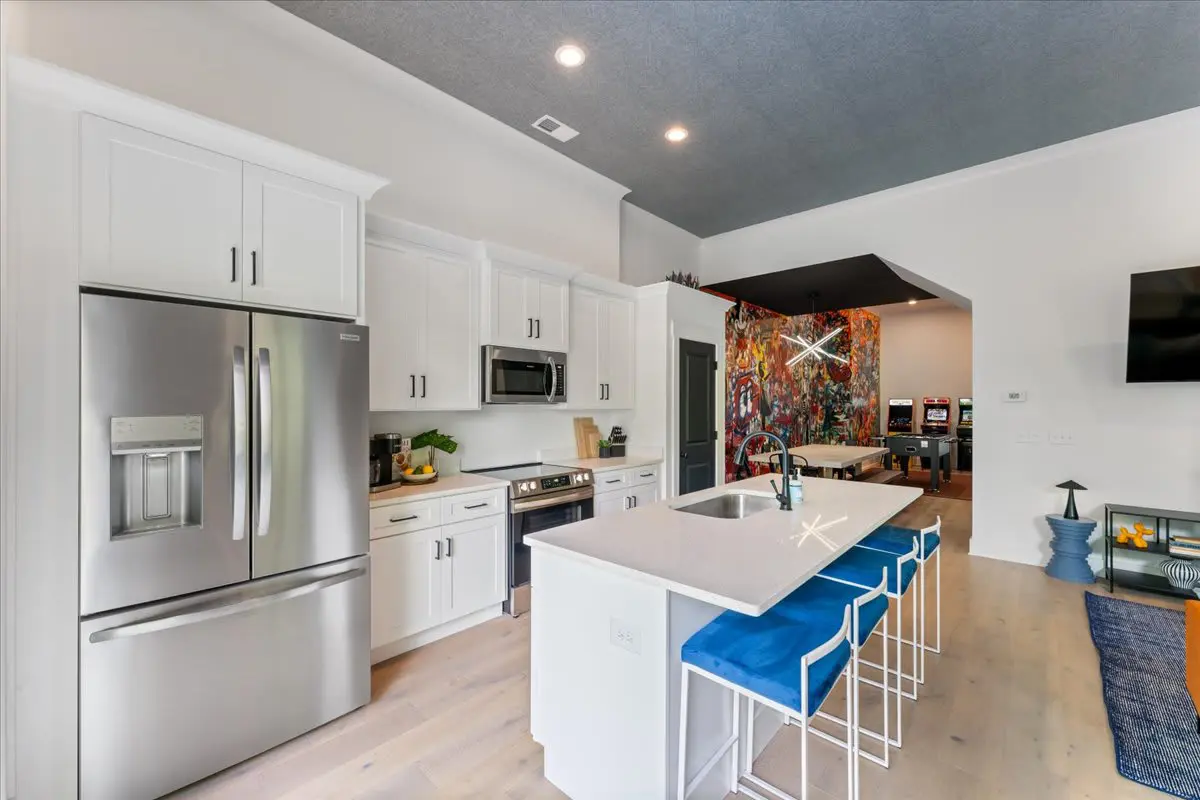 9b4c3ede 89f6 40 uXJNH