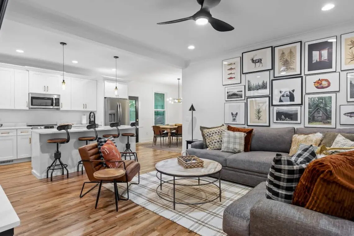 b6057068 b472 4b loAwM