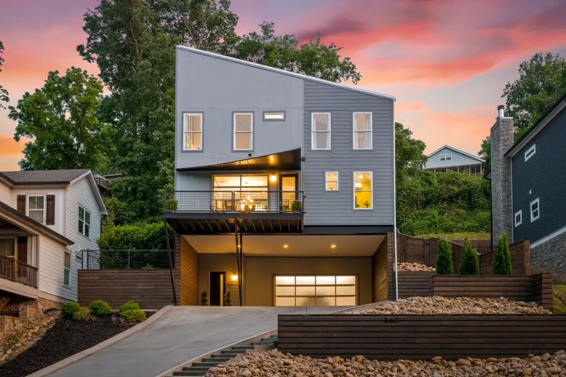 c16171b3 8185 46 mPOXp