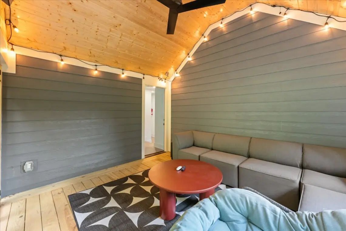 c278f4bf 5d6b 46 5 Kwn