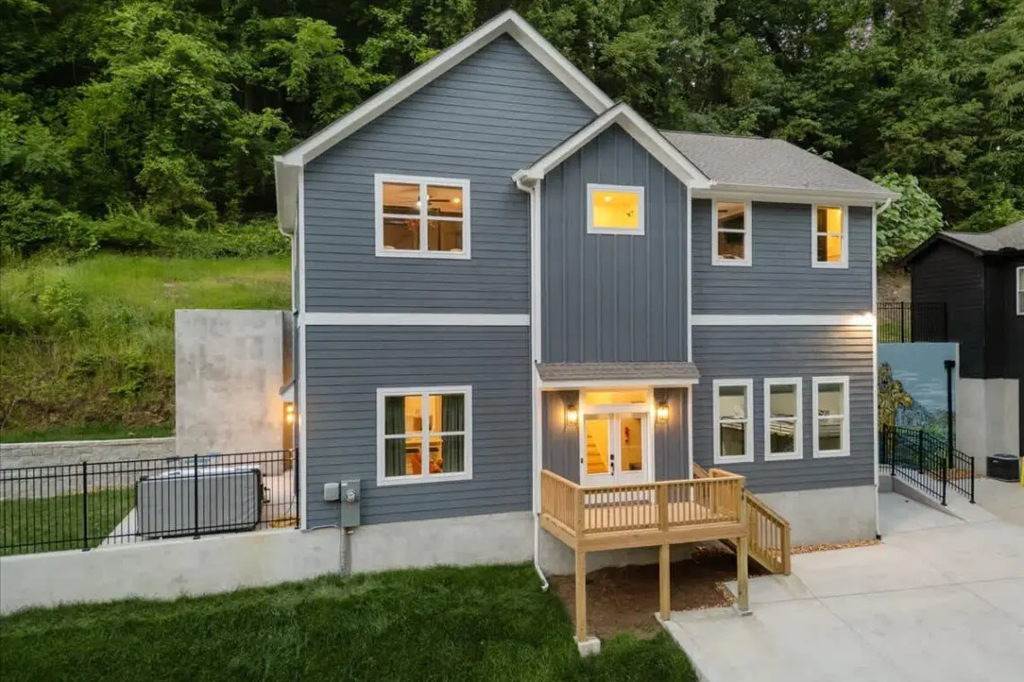 e551c97b 7d37 48 35lJv